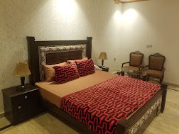 Metro Crown Safari Hotel Airport