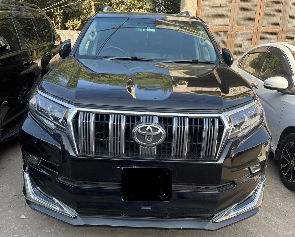 Unique Car Rental Lahore – Rent a Car with Driver image