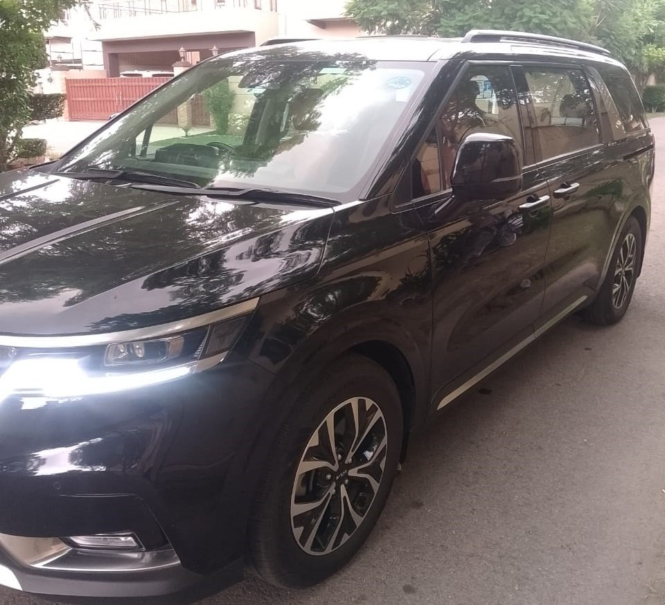 Kia Carnival for Rent in Lahore with Driver – Unique Car Rental Lahore image