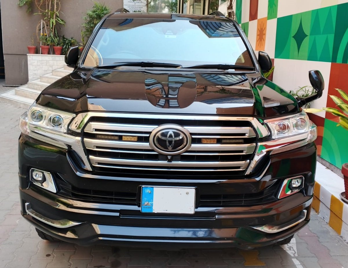 Rent a Land Cruiser V8 in Lahore – Luxury SUV Rental image