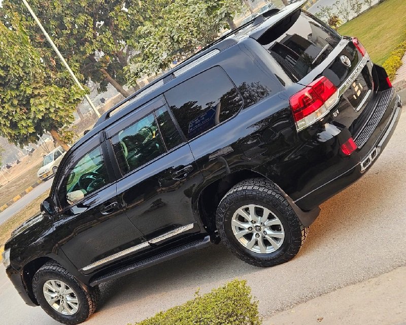 Bulletproof & Armored Car Rental in Karachi – B6/B6+ Certified image